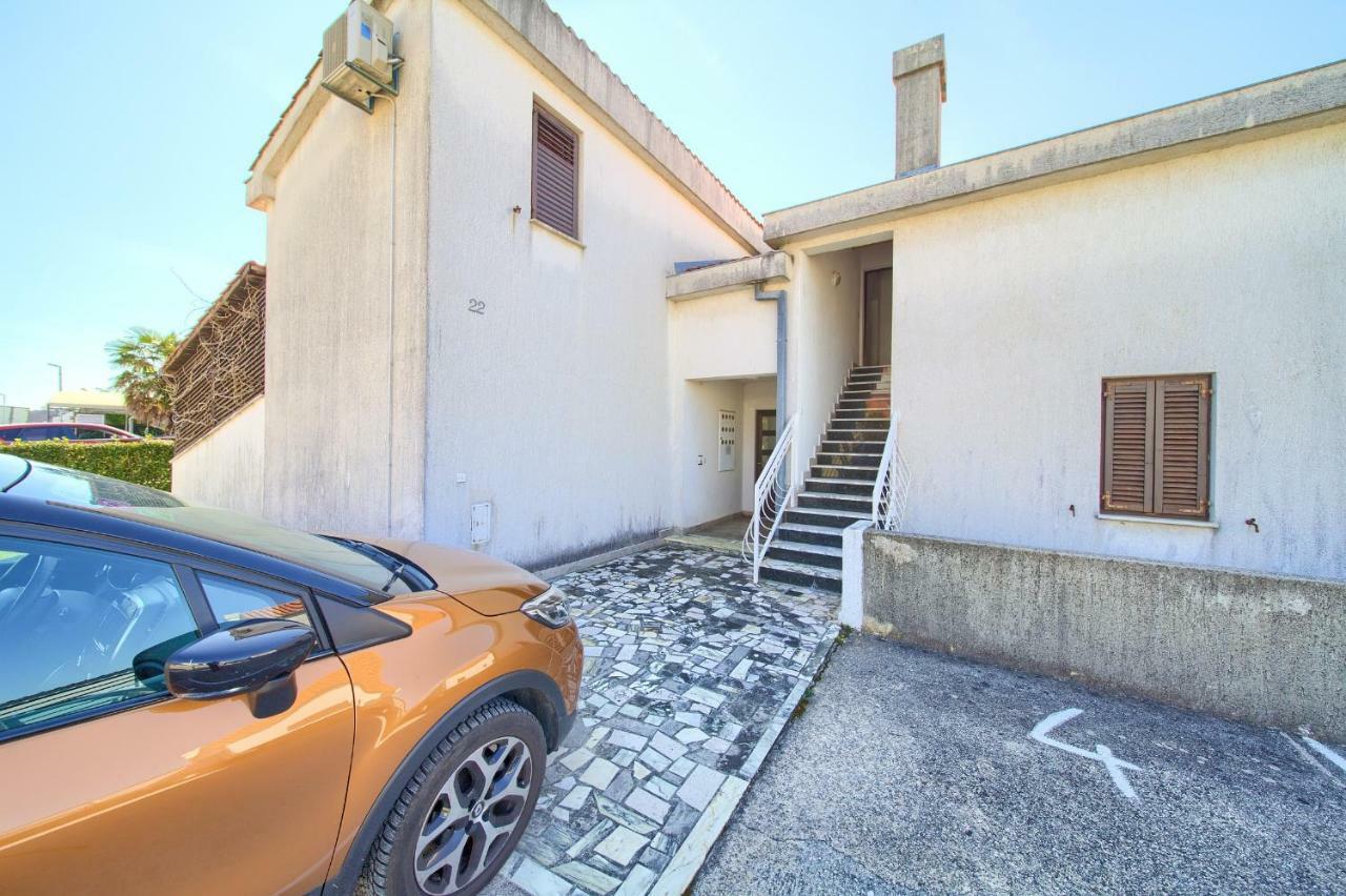 Apartment Galerija By El-Pi Tours Njivice Exterior photo